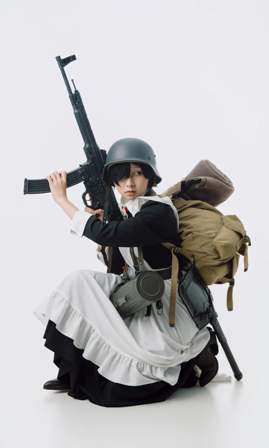 战术娘与女仆装的硬核混搭 白棚拍摄这套战术穿搭真的费体力 - 第 1 张