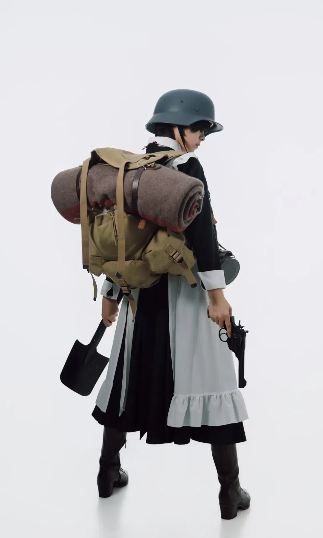 战斗工兵战术娘穿搭，白棚拍摄反差感拉满 - 第 1 张