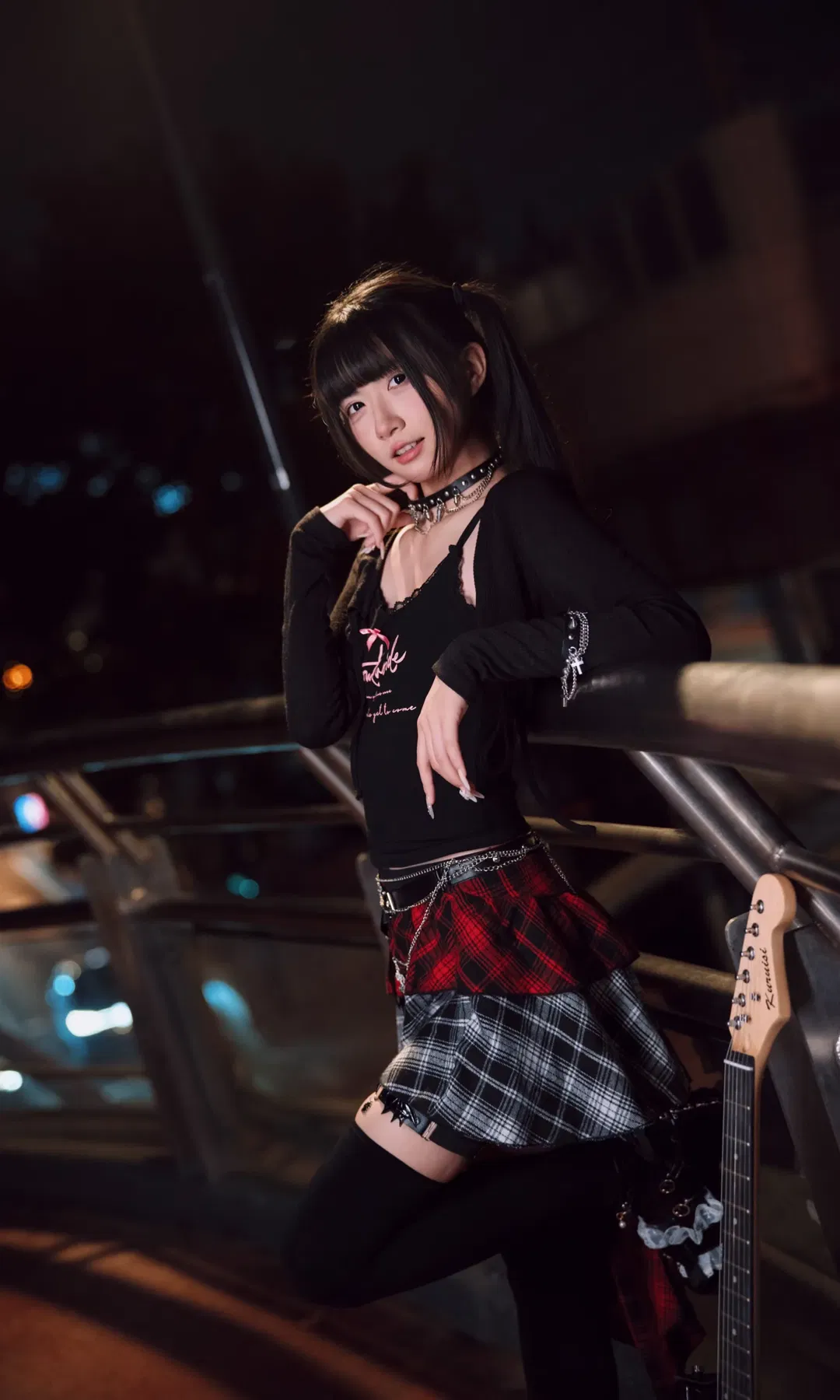 夜巷赛博朋克风摇滚少女，千禧年日系街头摄影 - 第 6 张