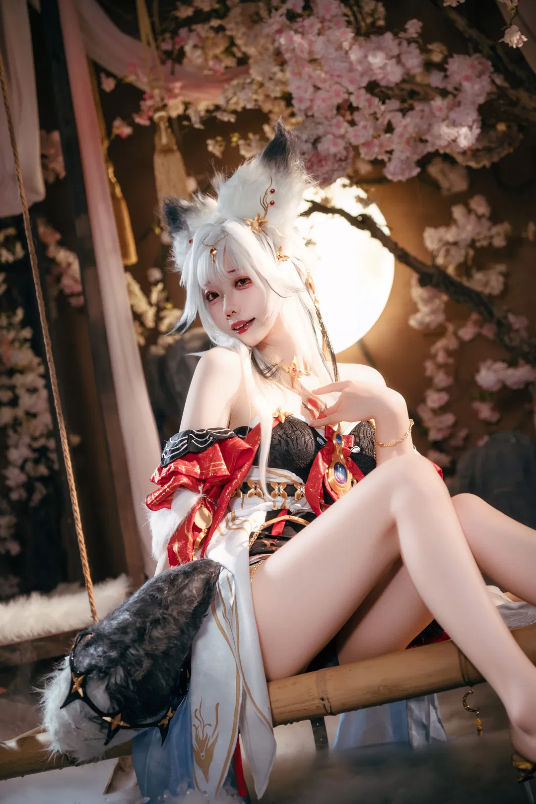 【心月狐cos】鸣潮幻境，满月之下的花间倩影 - 第 1 张