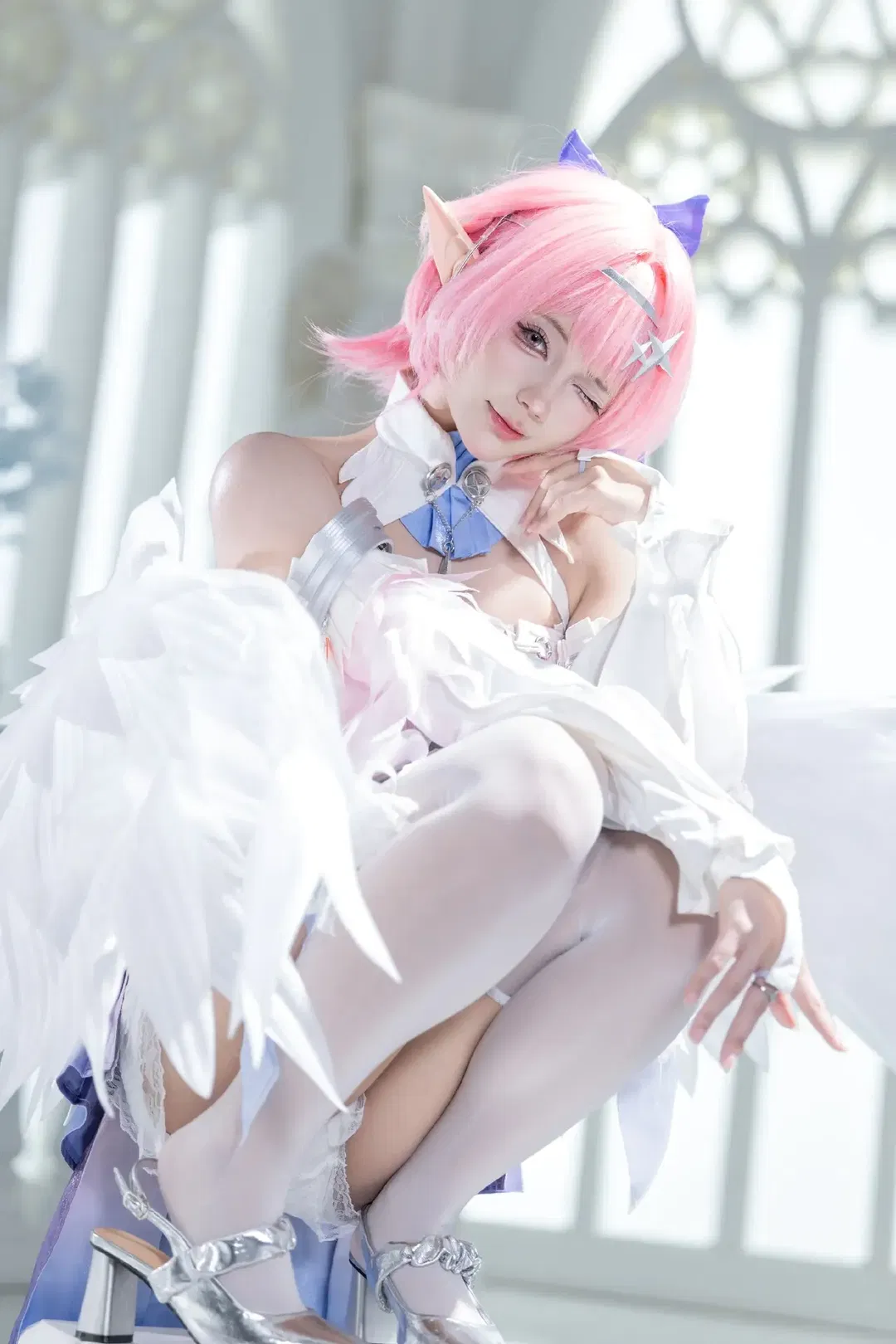 Zenless Zone Zero Remielle cosplay: Flawless Presentation of White Feathers and Holy Light