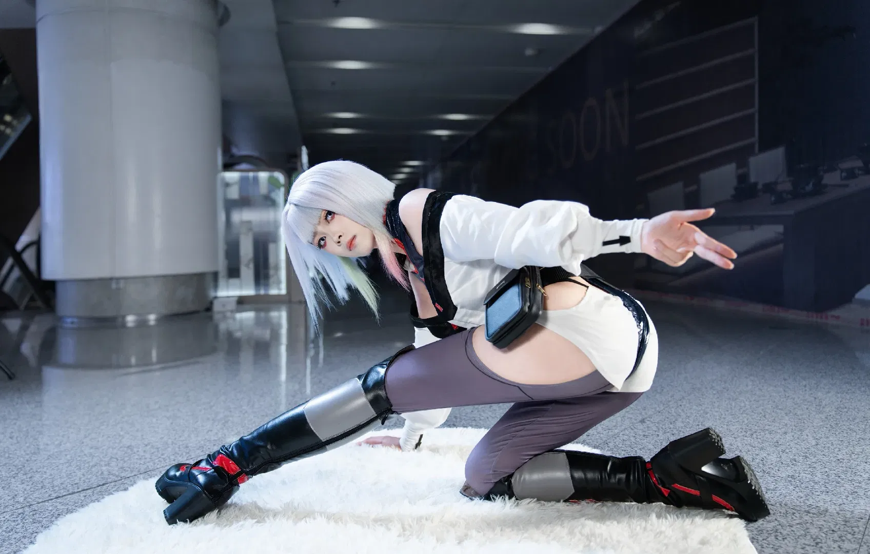 【露西cos】赛博朋克边缘行者，赛博都市里的冷峻特工 - 第 1 张
