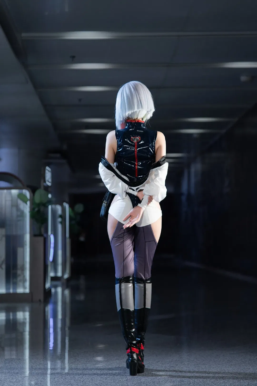 【露西cos】赛博朋克边缘行者，赛博都市里的冷峻特工 - 第 7 张