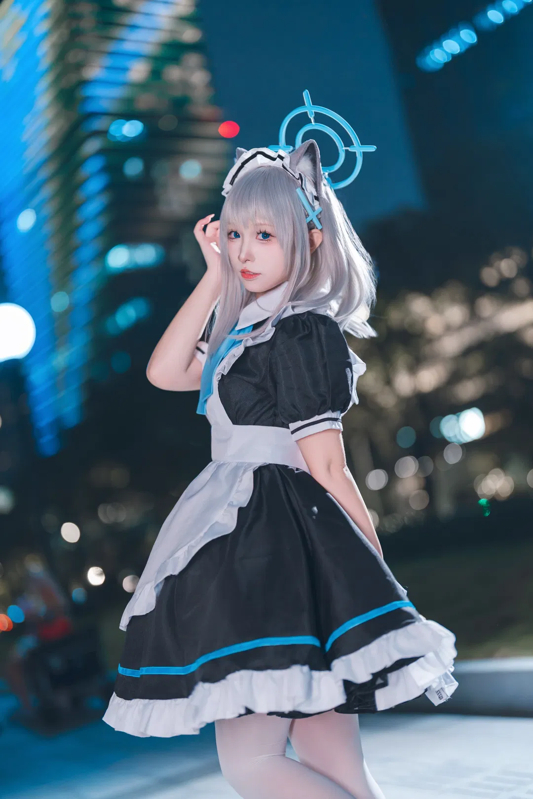【砂狼白子cos】蔚蓝档案的夜色街头女仆装扮 - 第 2 张