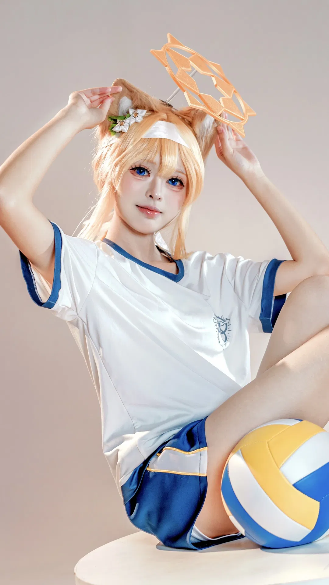 【伊落玛丽cos】蔚蓝档案运动风白丝少女 - 第 5 张
