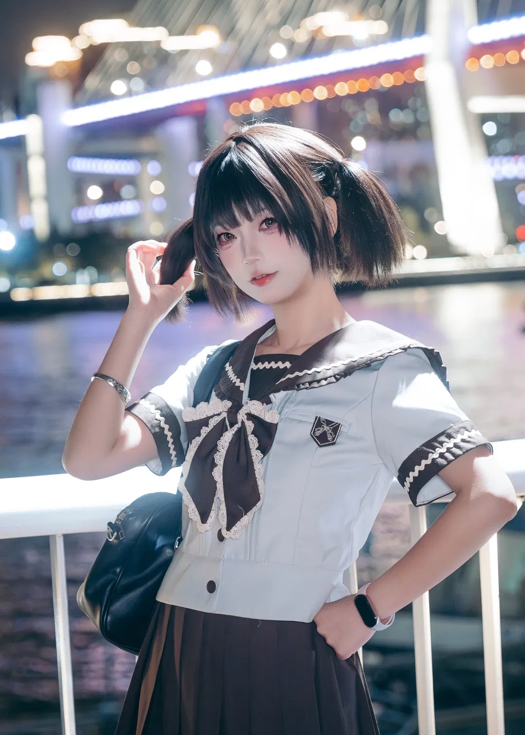 江风与璀璨灯火下的水手服夜景摄影 - 第 2 张