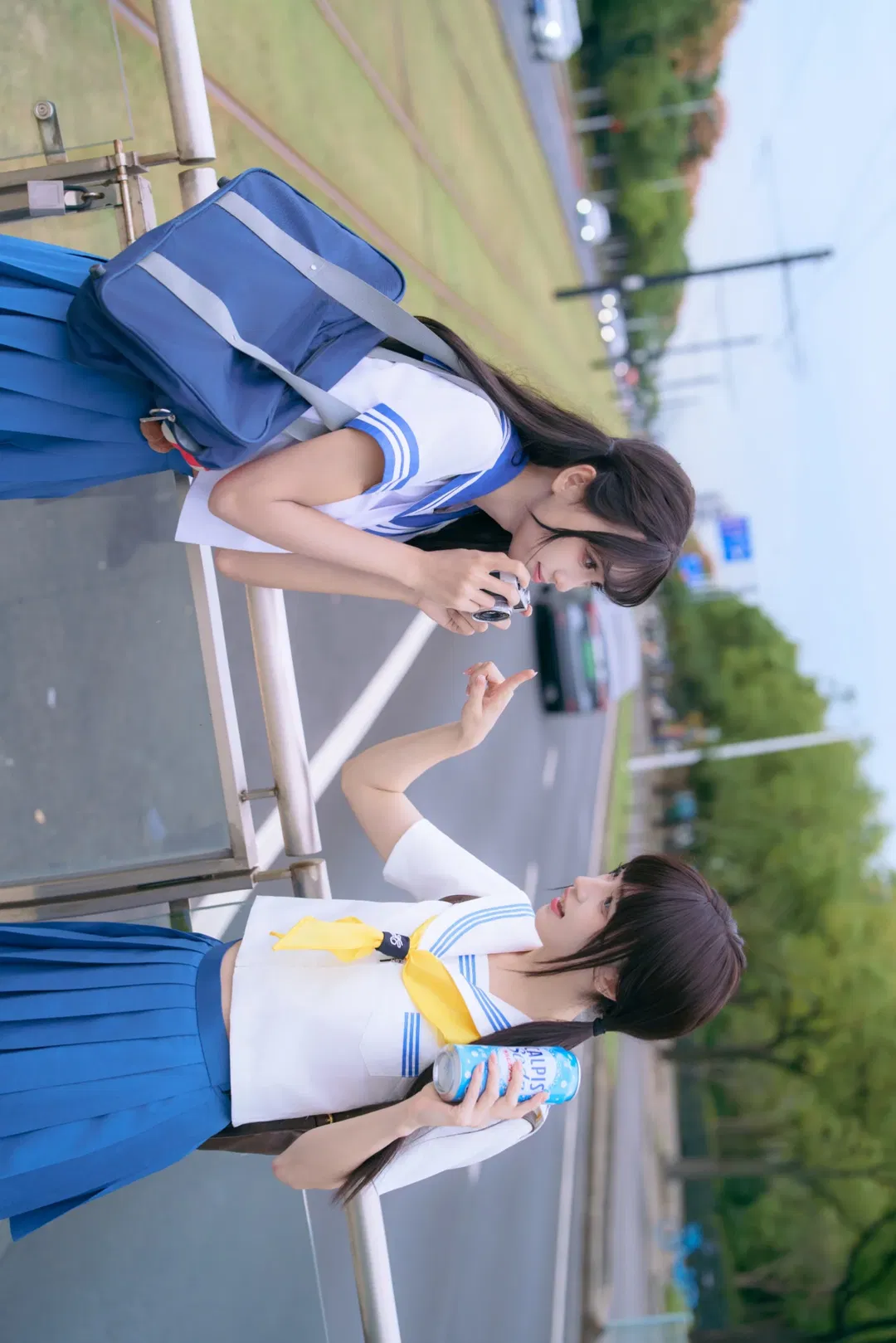 双人日系水手服写真 铁道旁的青春定格 - 第 6 张