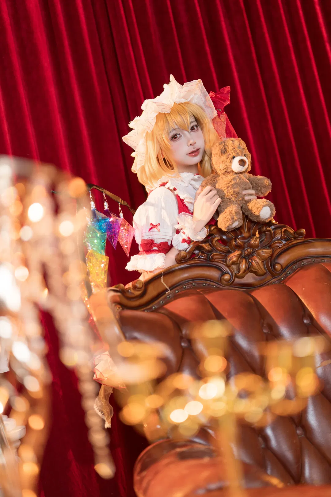 【芙兰朵露cos】东方红魔乡红白洋装与复古舞台 - 第 4 张