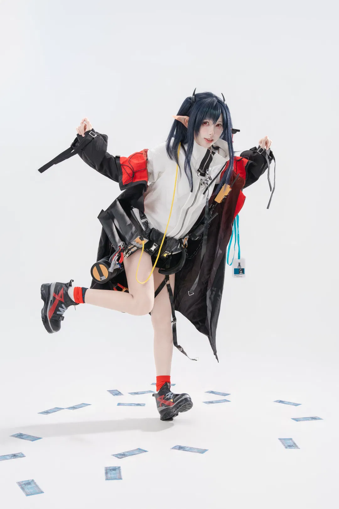 【可露希尔cos】明日方舟白棚动作参考练习 - 第 3 张