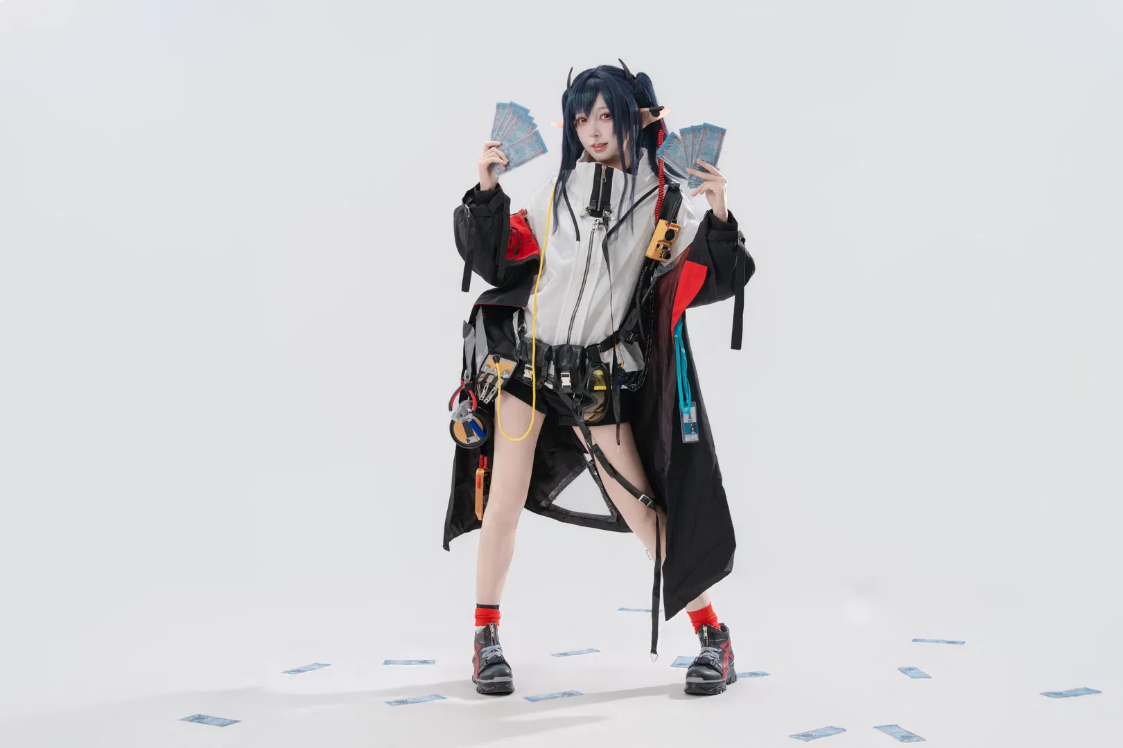 【可露希尔cos】明日方舟白棚动作参考练习 - 第 6 张