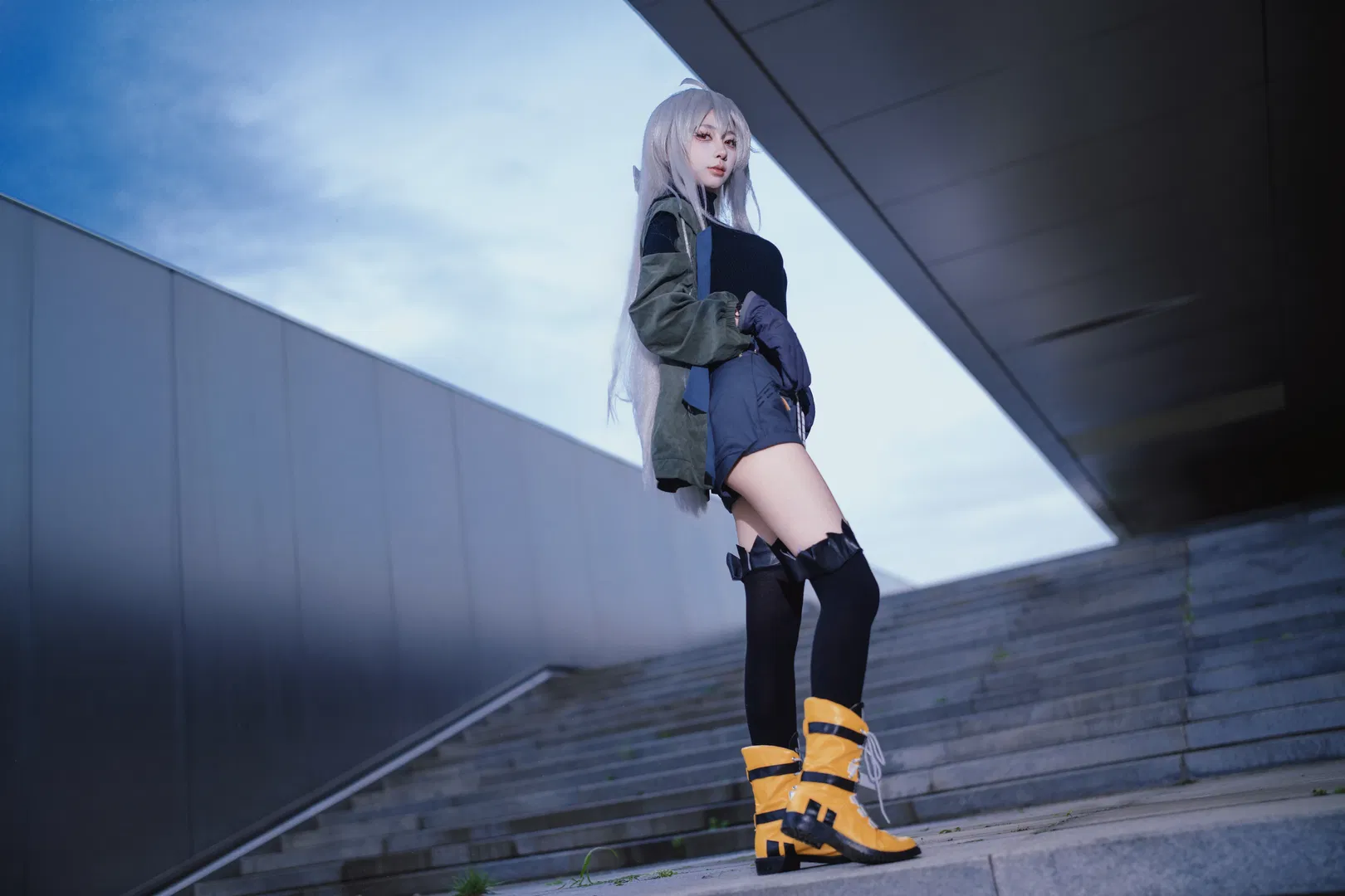 【斯卡蒂cos】明日方舟下一顿午茶，街头战术风出街 - 第 6 张