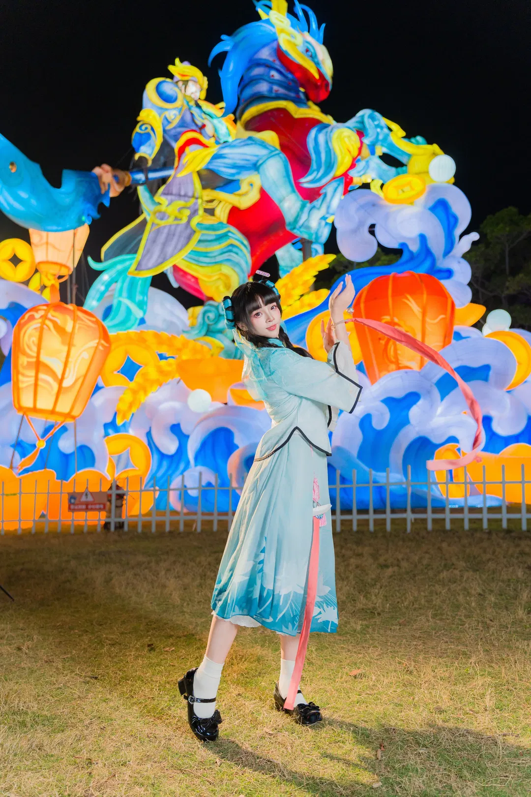 【中秋灯会cos】新中式穿搭夜游，氛围感拉满 - 第 4 张