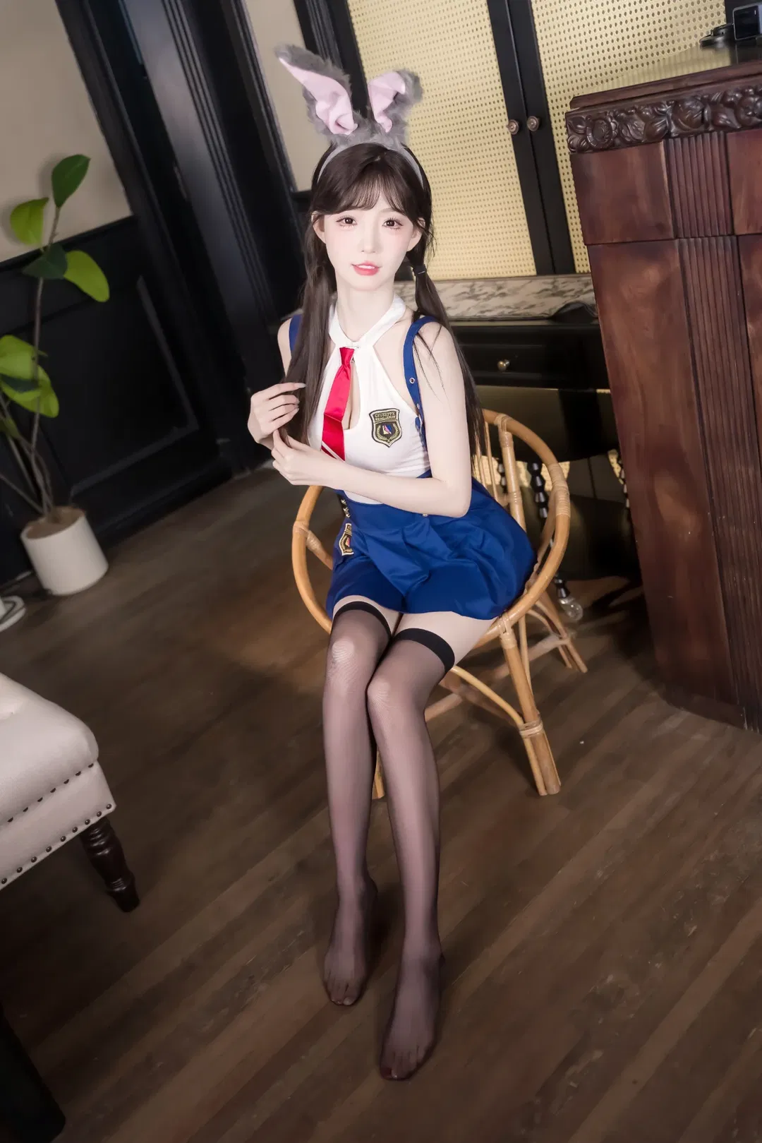 甜妹制服居家写真 美式校园叛逆反差萌 - 第 2 张
