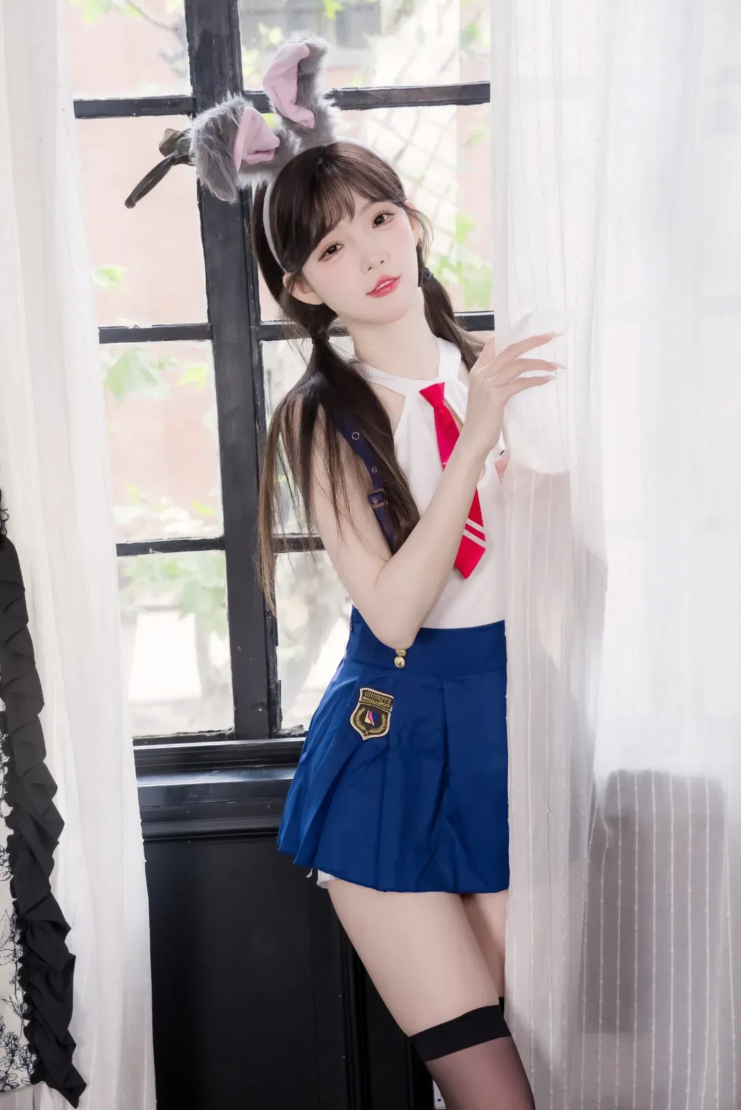 甜妹制服居家写真 美式校园叛逆反差萌 - 第 6 张