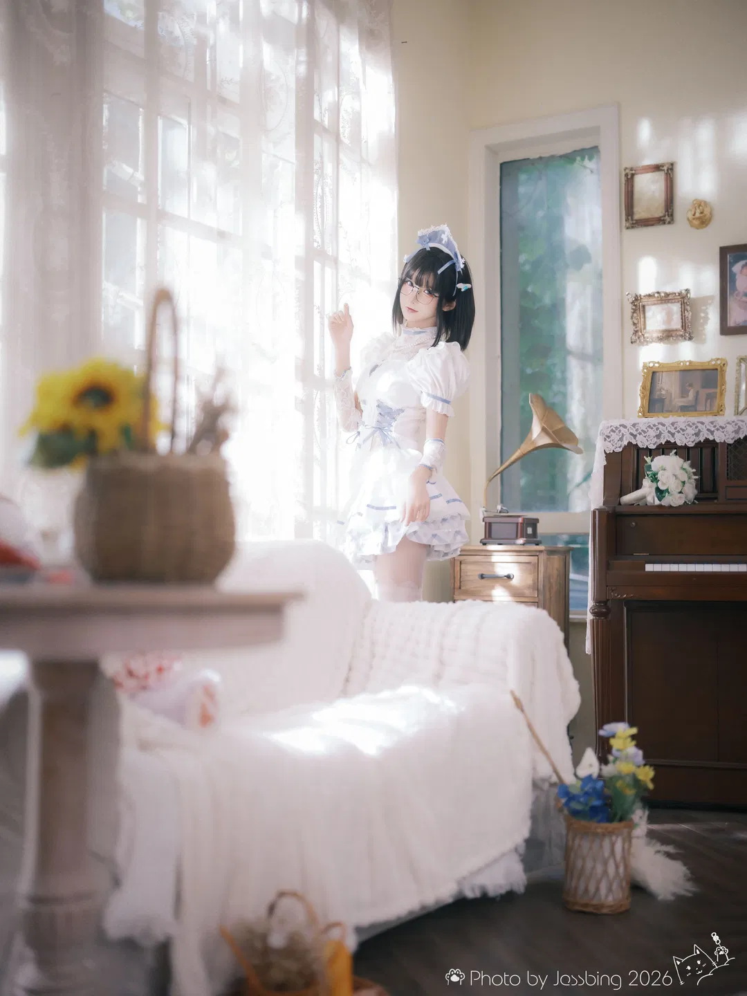 日系小护士写真，复古场景里的白丝制服体验 - 第 2 张