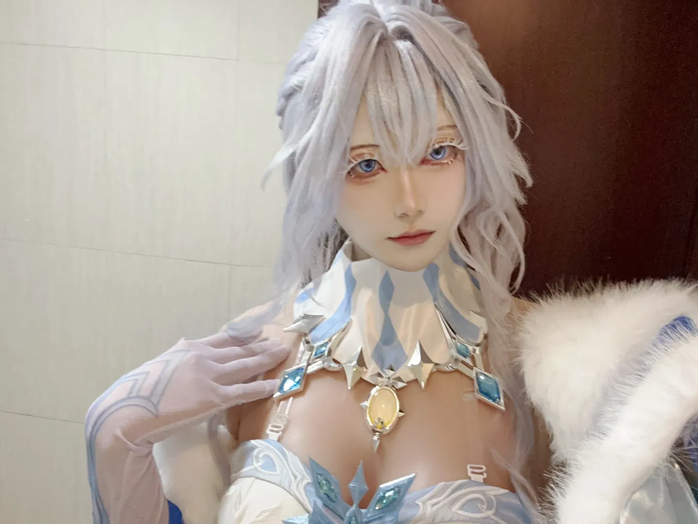 【冰之女皇cos】原神冰之女皇现身CICF，会是全网第一个男生吗 - 第 3 张