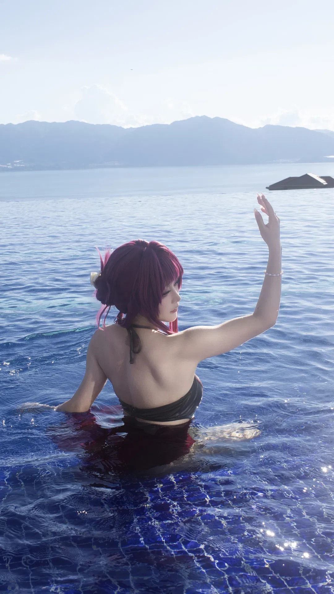【卡芙卡cos】温柔与力量，崩坏星穹铁道泳池写真 - 第 2 张