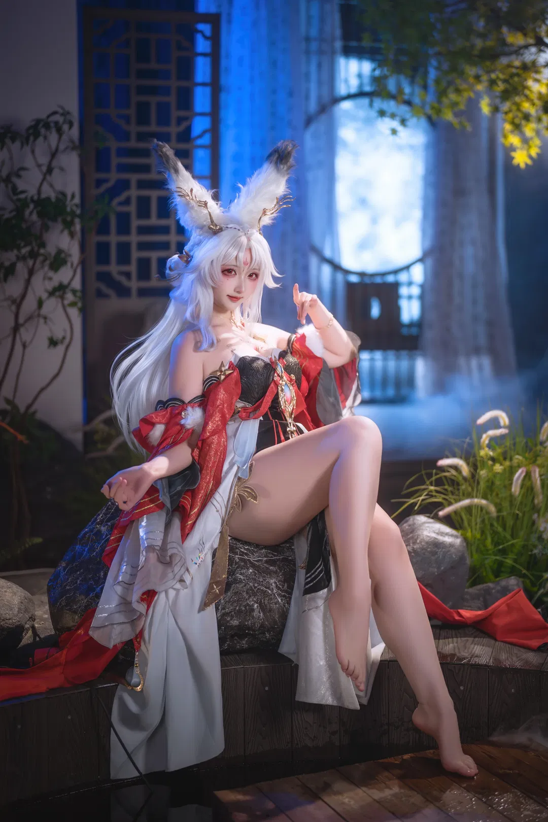 【心月狐cos】鸣潮岁主心月狐，水畔的悠然时光 - 第 1 张