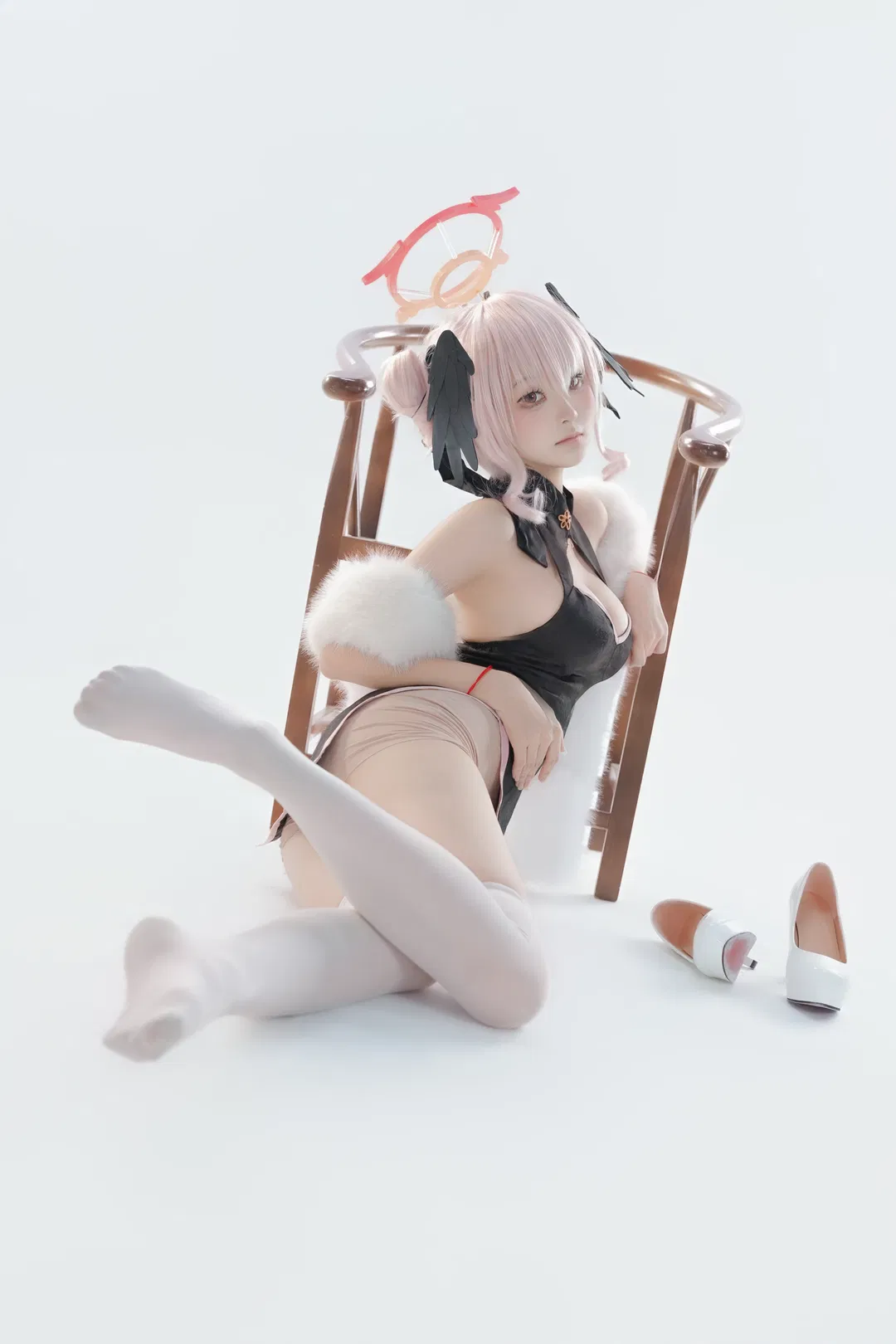 【下江小春cos】蔚蓝档案下江小春旗袍风白棚写真 - 第 2 张