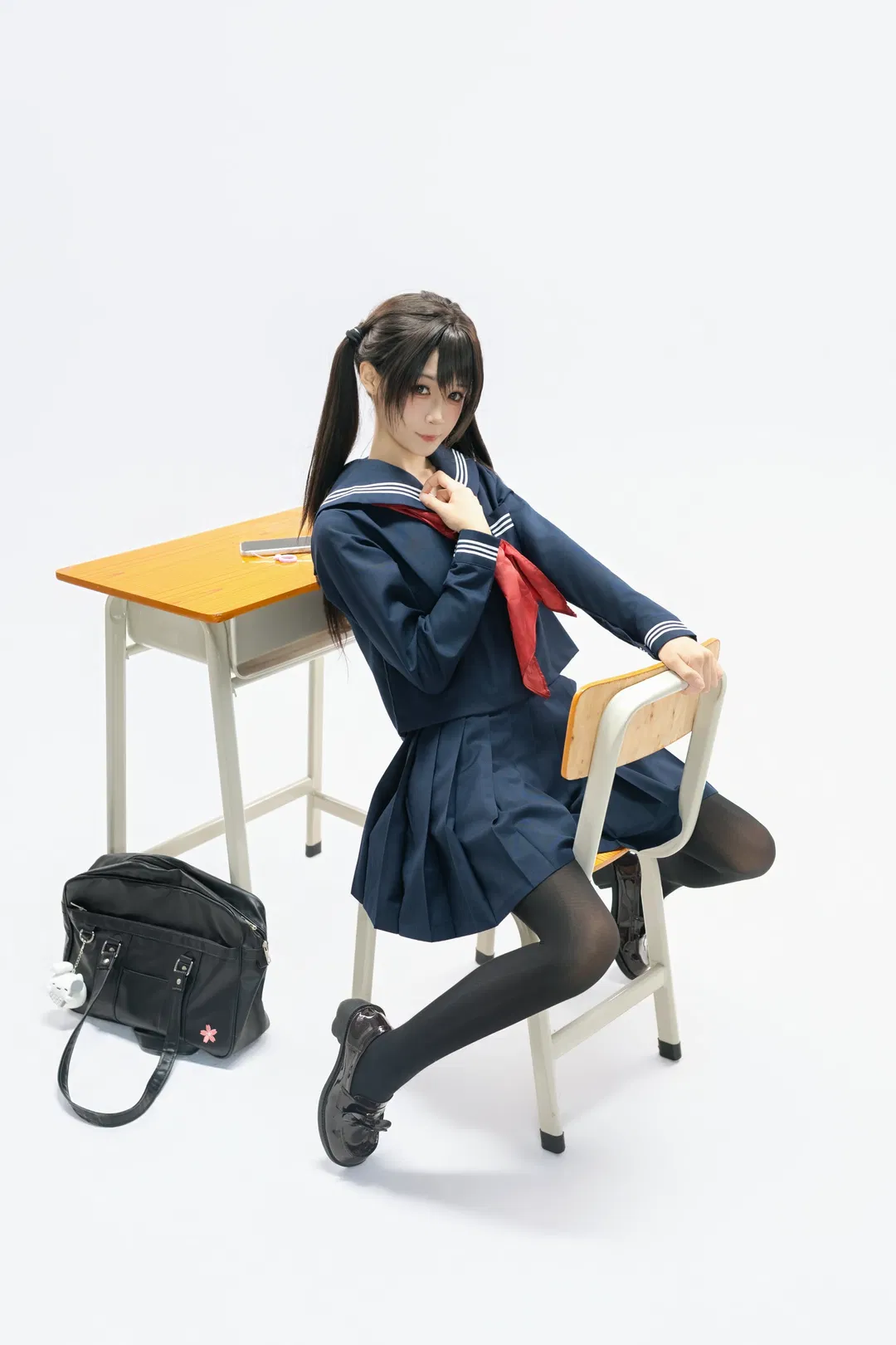 日系JK水手服雙馬尾白棚寫真記錄 - 第 2 張