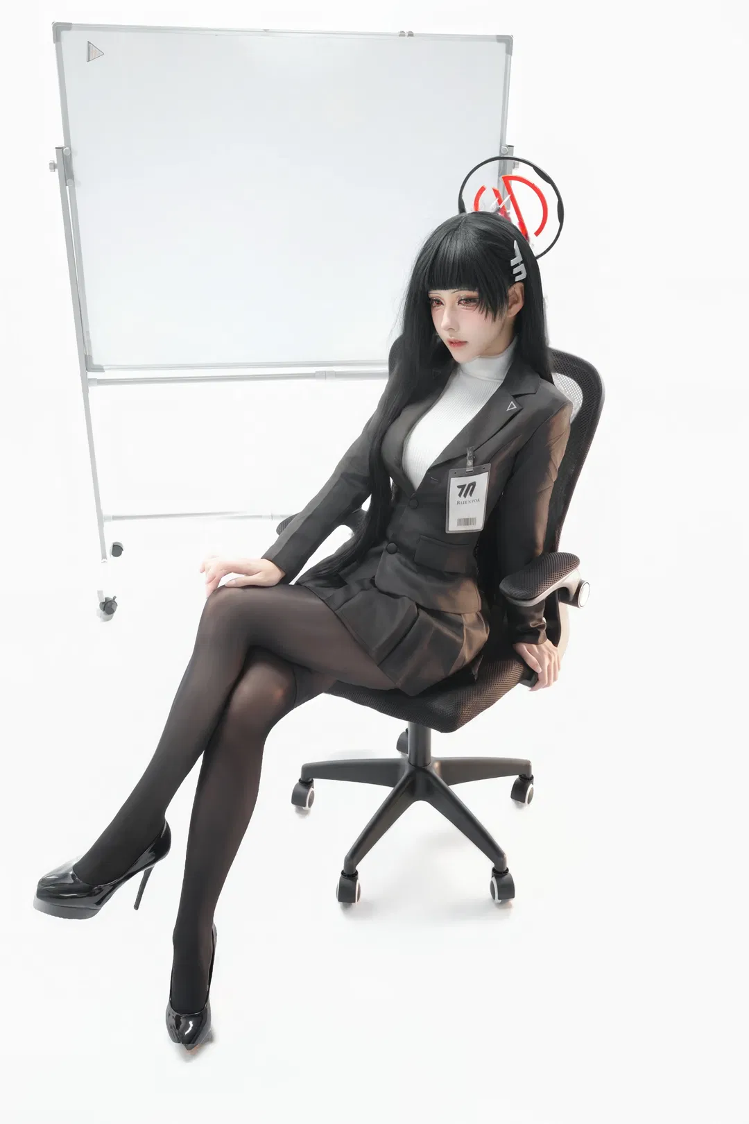 【调月莉音cos】蔚蓝档案的OL速写模特 - 第 4 张