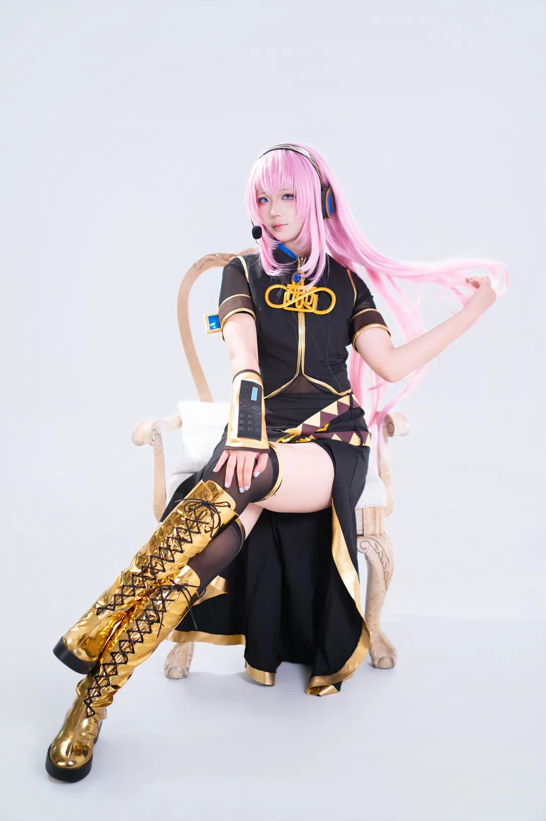 【巡音流歌cos】VOCALOID黑金戰袍白棚拍攝記錄