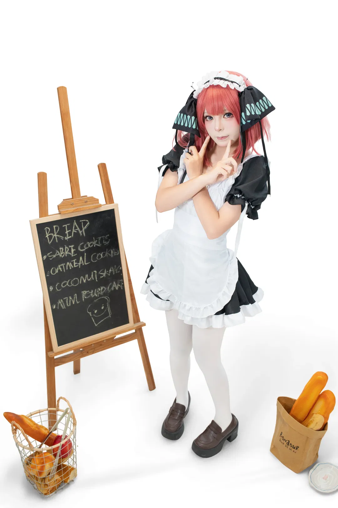 【中野二乃cos】五等分的花嫁女仆装扮，动作细节全解析 - 第 4 张