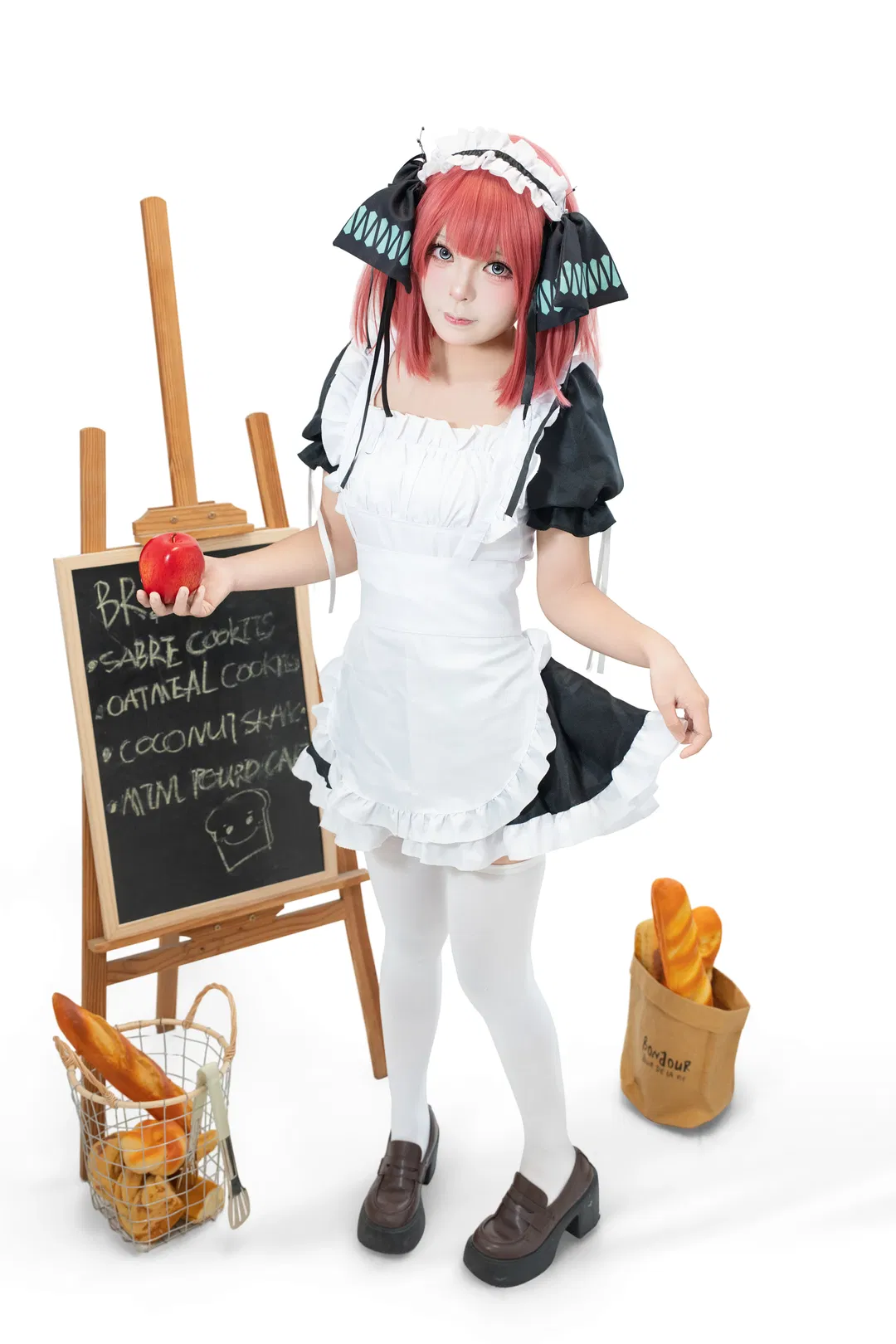 【中野二乃cos】五等分的花嫁女仆装扮，动作细节全解析 - 第 6 张