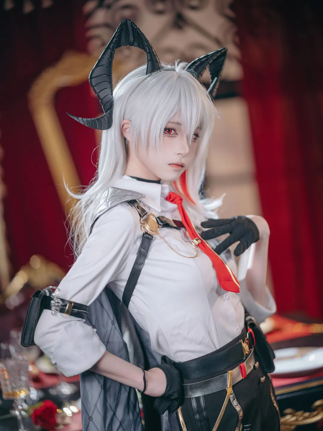 【赞妮cos】鸣潮加班御姐的棚拍空间感挑战 - 第 6 张
