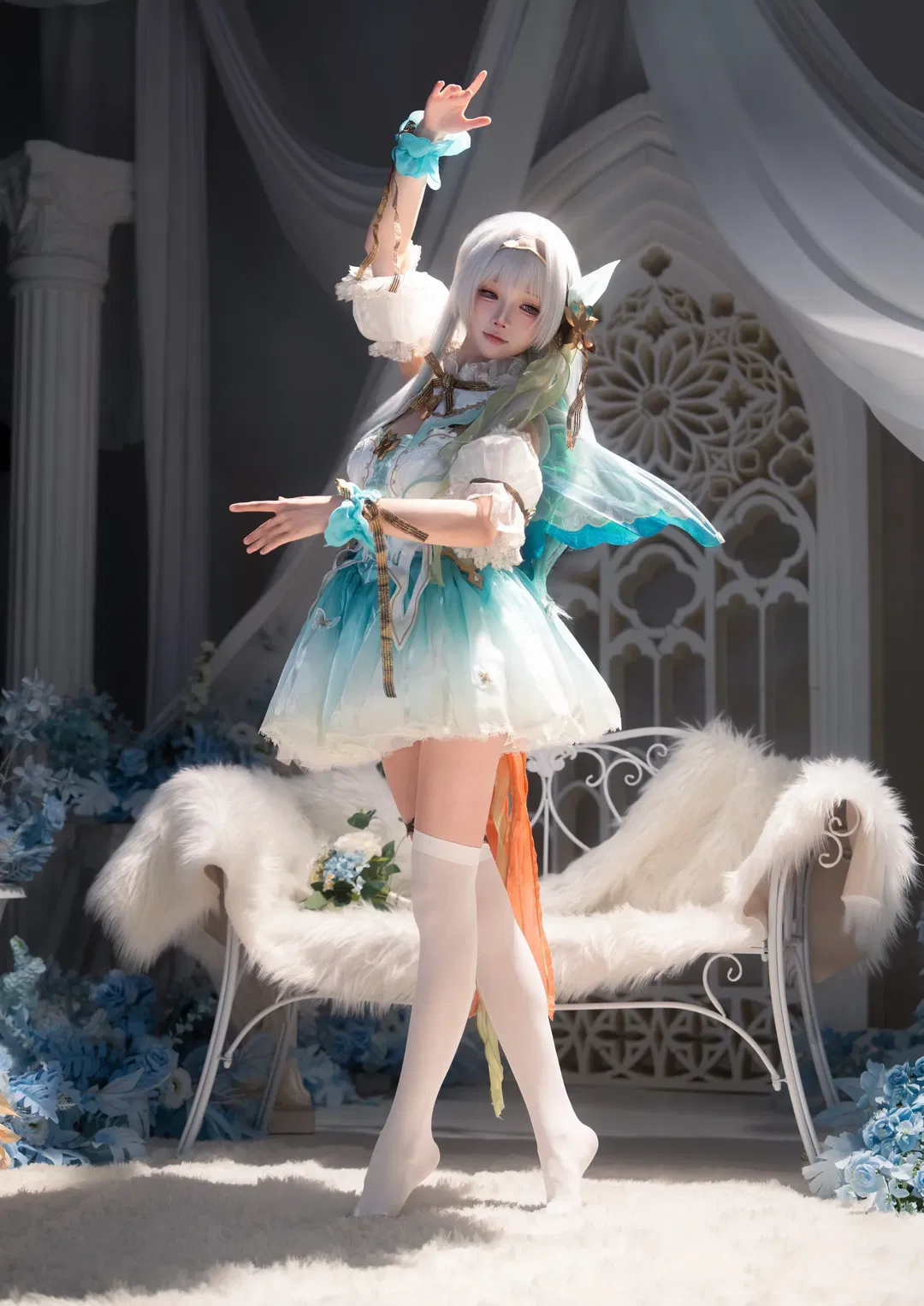 【流萤cos】蓝绿渐变精灵裙搭配半透蝴蝶翅膀，梦幻氛围感拉满 - 第 1 张