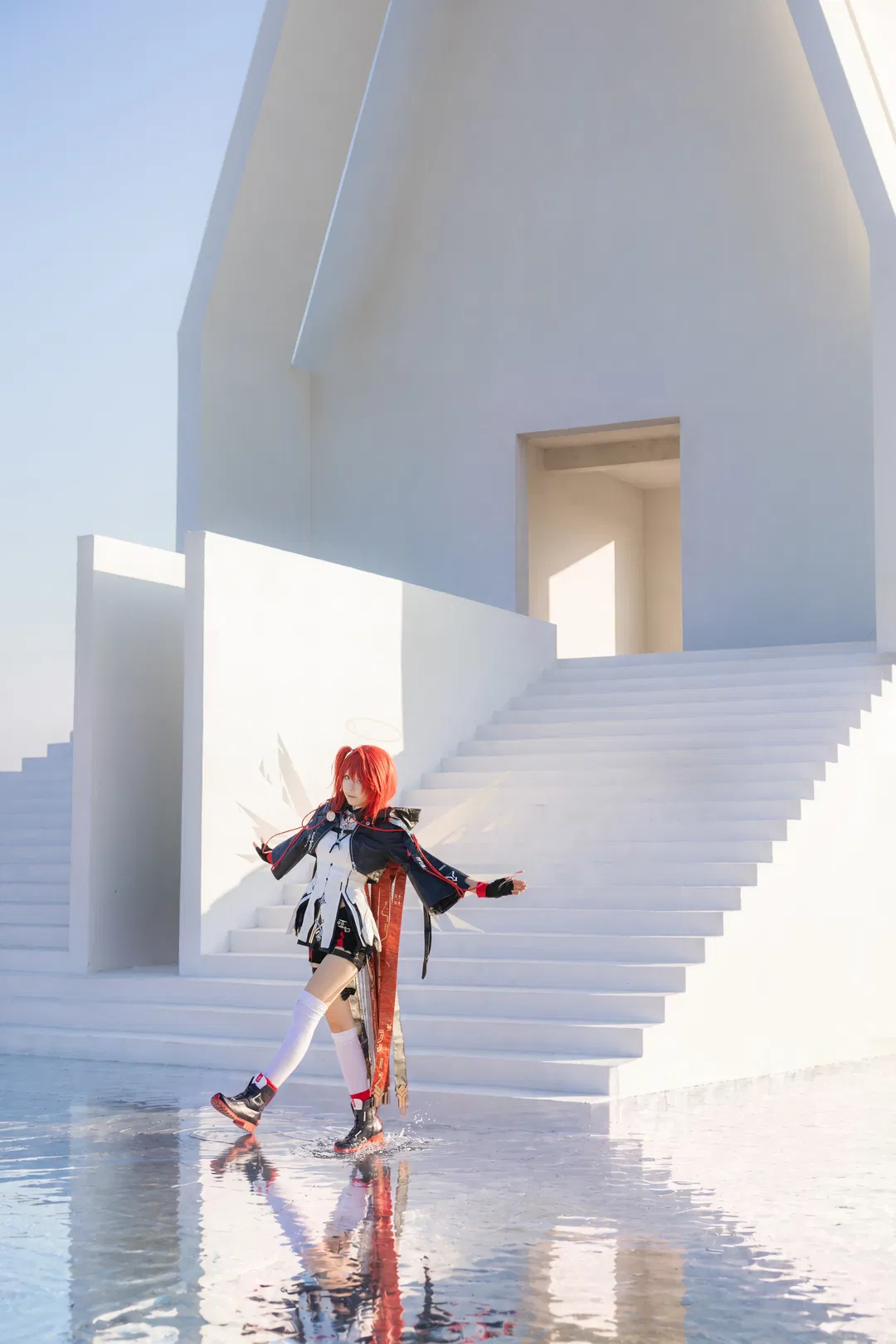 【新约能天使cos】明日方舟里的纯白几何战斗天使 - 第 1 张