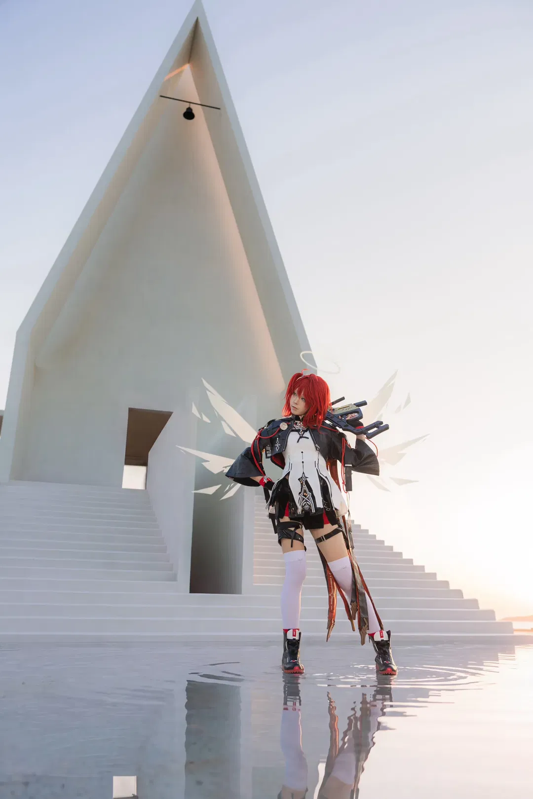 【新约能天使cos】明日方舟里的纯白几何战斗天使 - 第 2 张