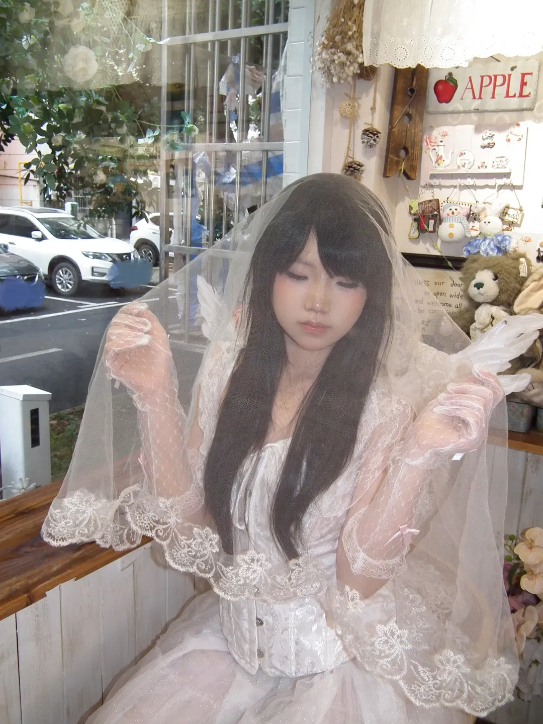 天使主题白色婚纱写真，静谧温柔的室内氛围感 - 第 2 张