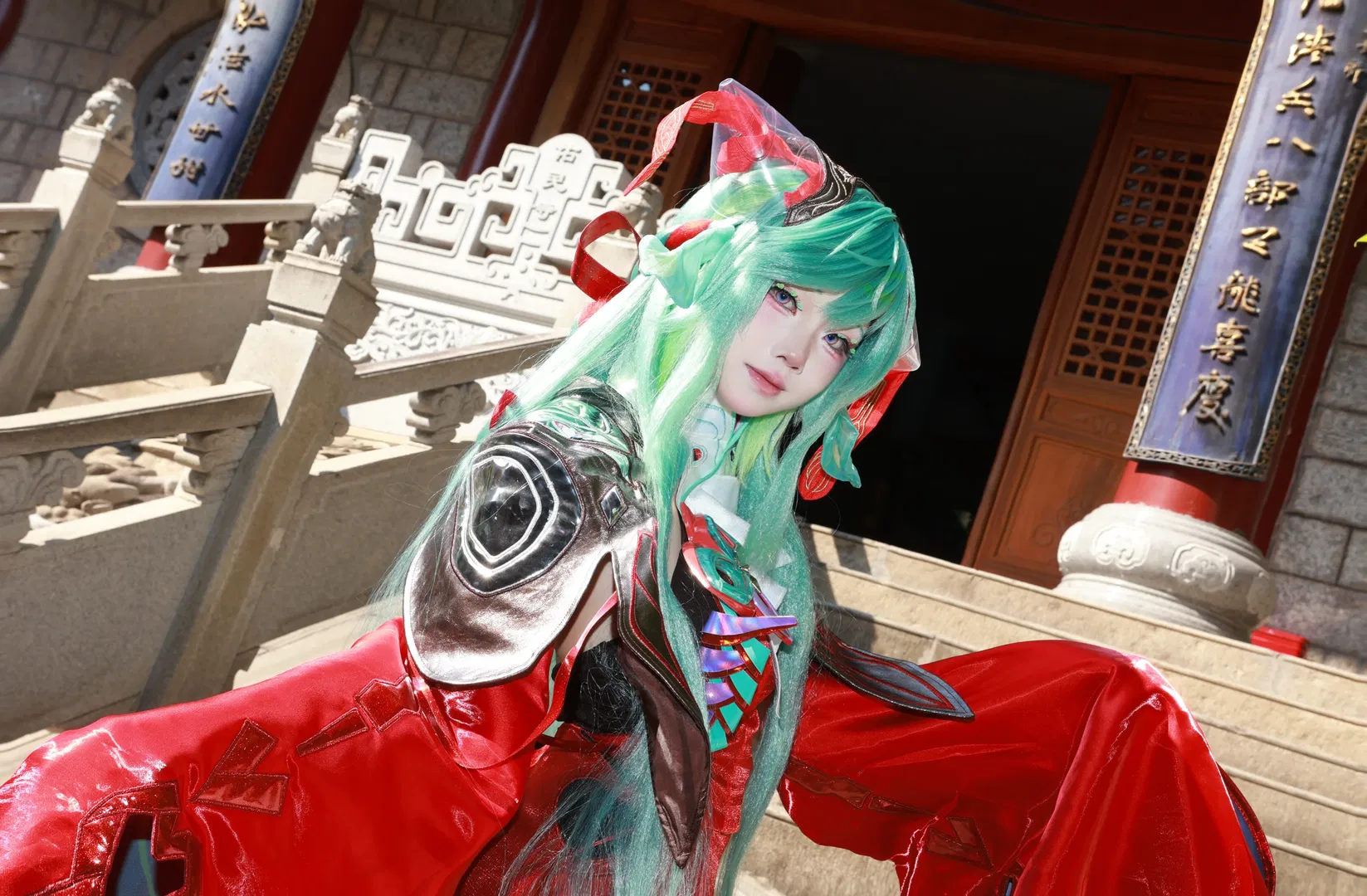 【少司缘cos】王者荣耀神女降临，古风庭院里的红绿撞色 - 第 1 张