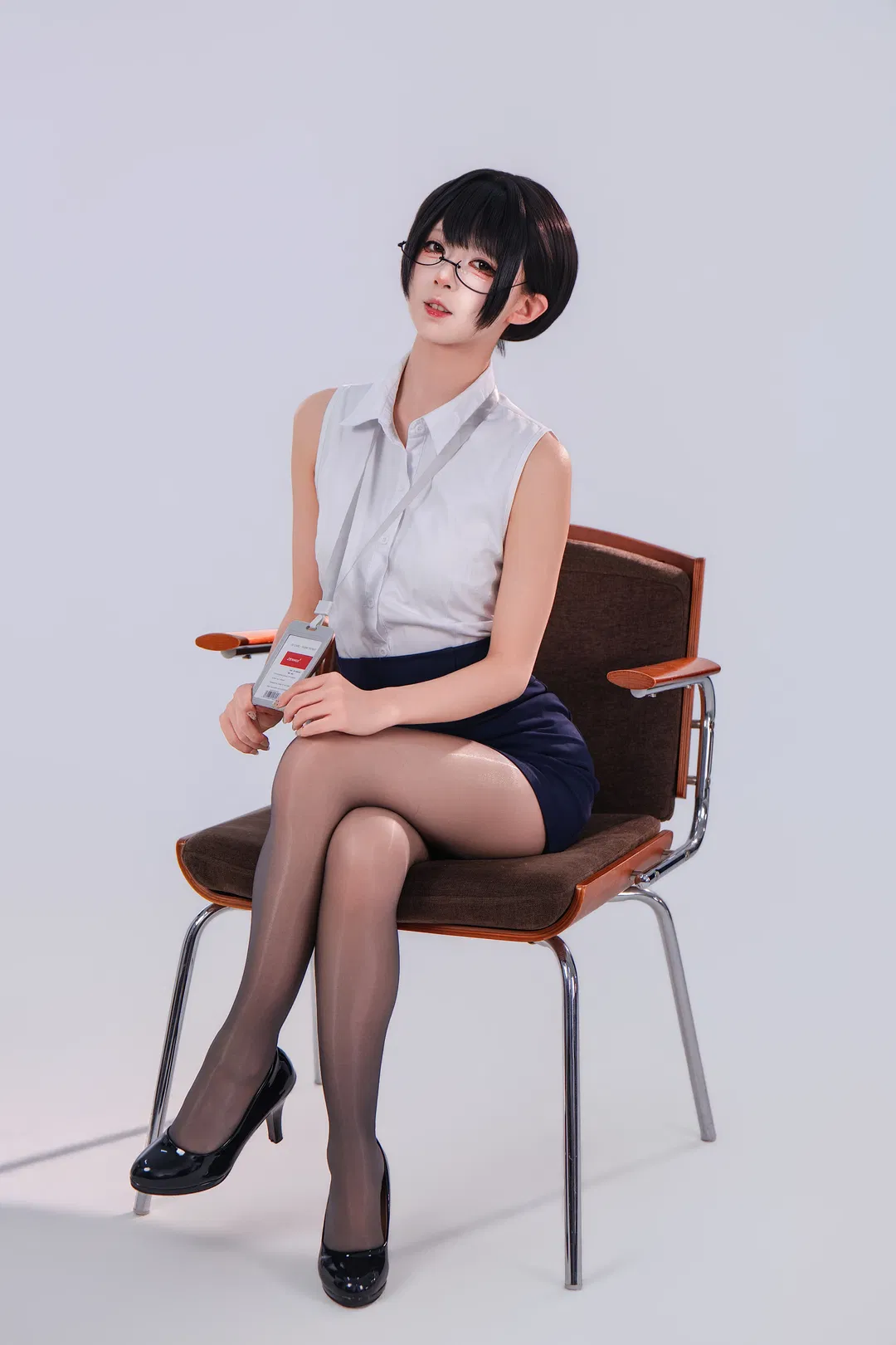 偷懒秘书的职场白领制服cosplay日常 - 第 5 张