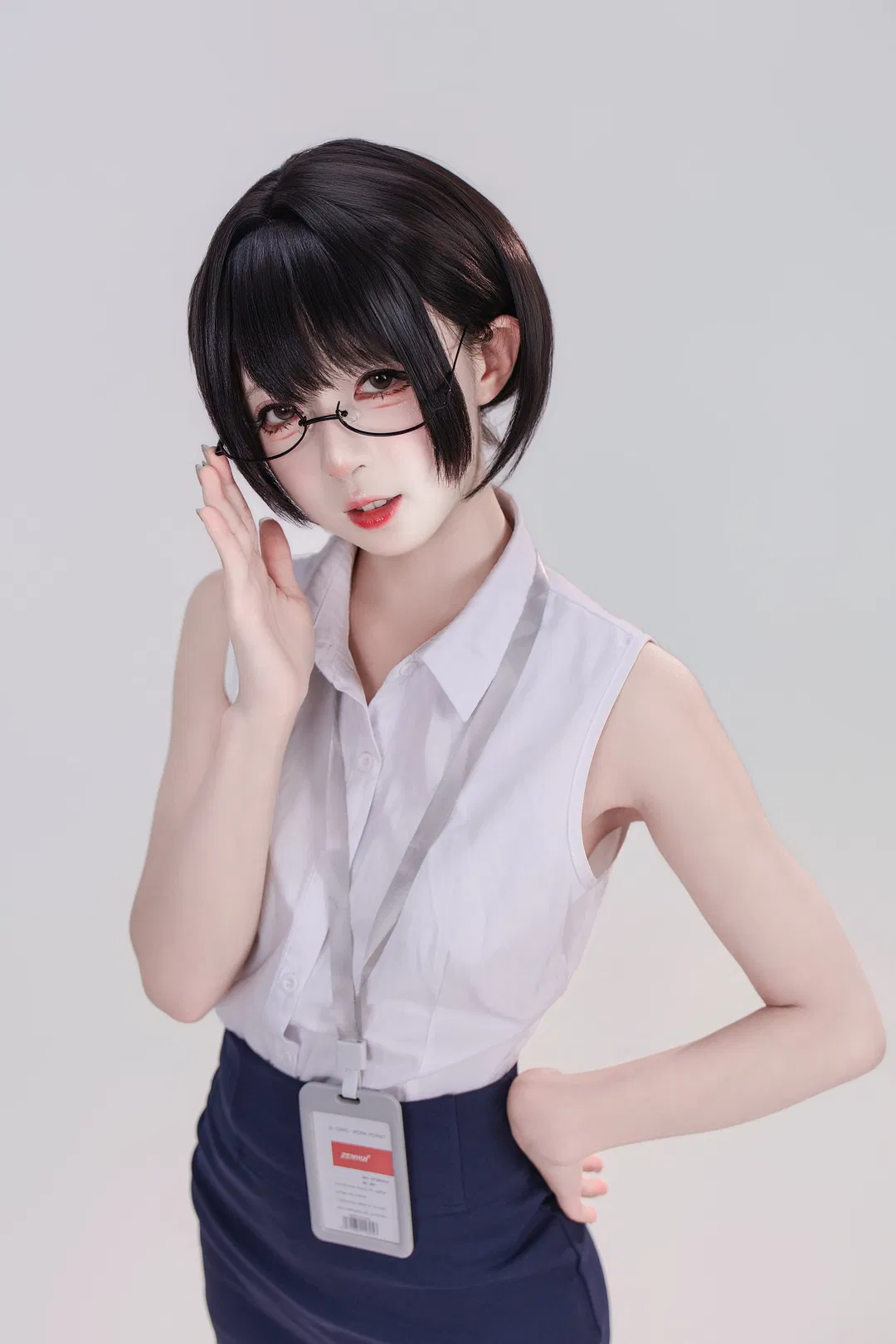职场OL风装扮分享，白衬衫与包臀裙的职场魅力 - 第 1 张