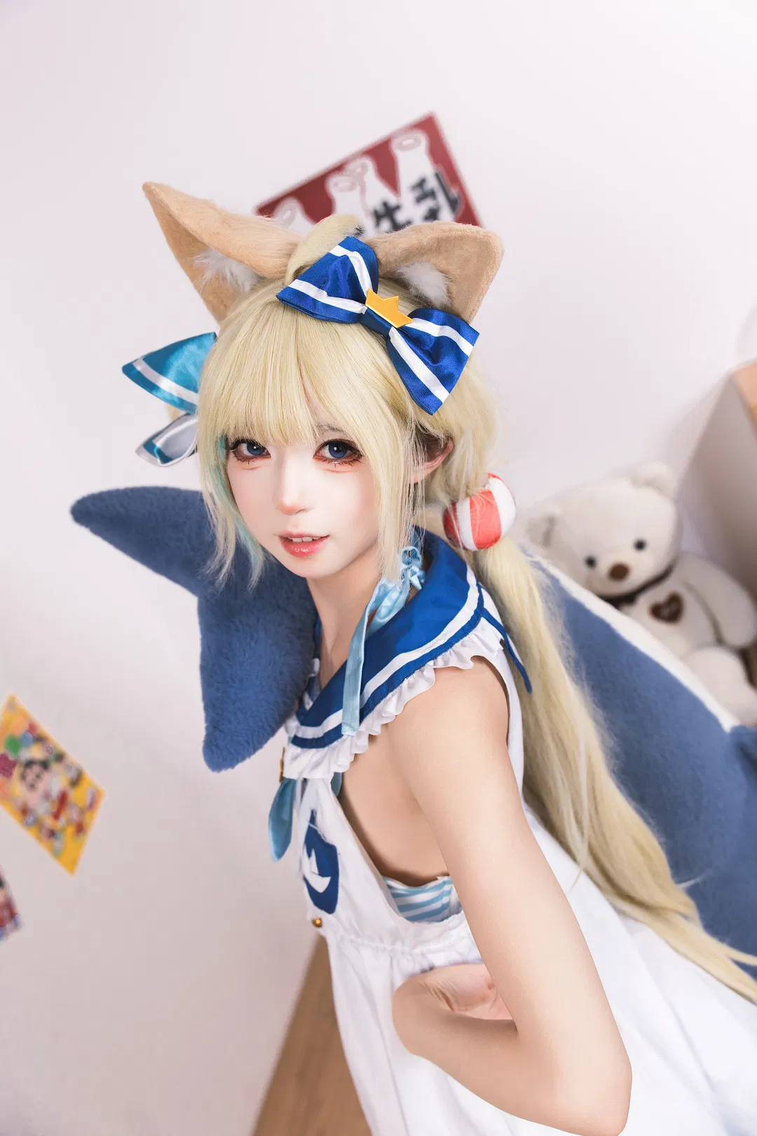 【鲨鱼子cos】虚拟主播鲨鱼子的蓝白水手服造型 - 第 3 张