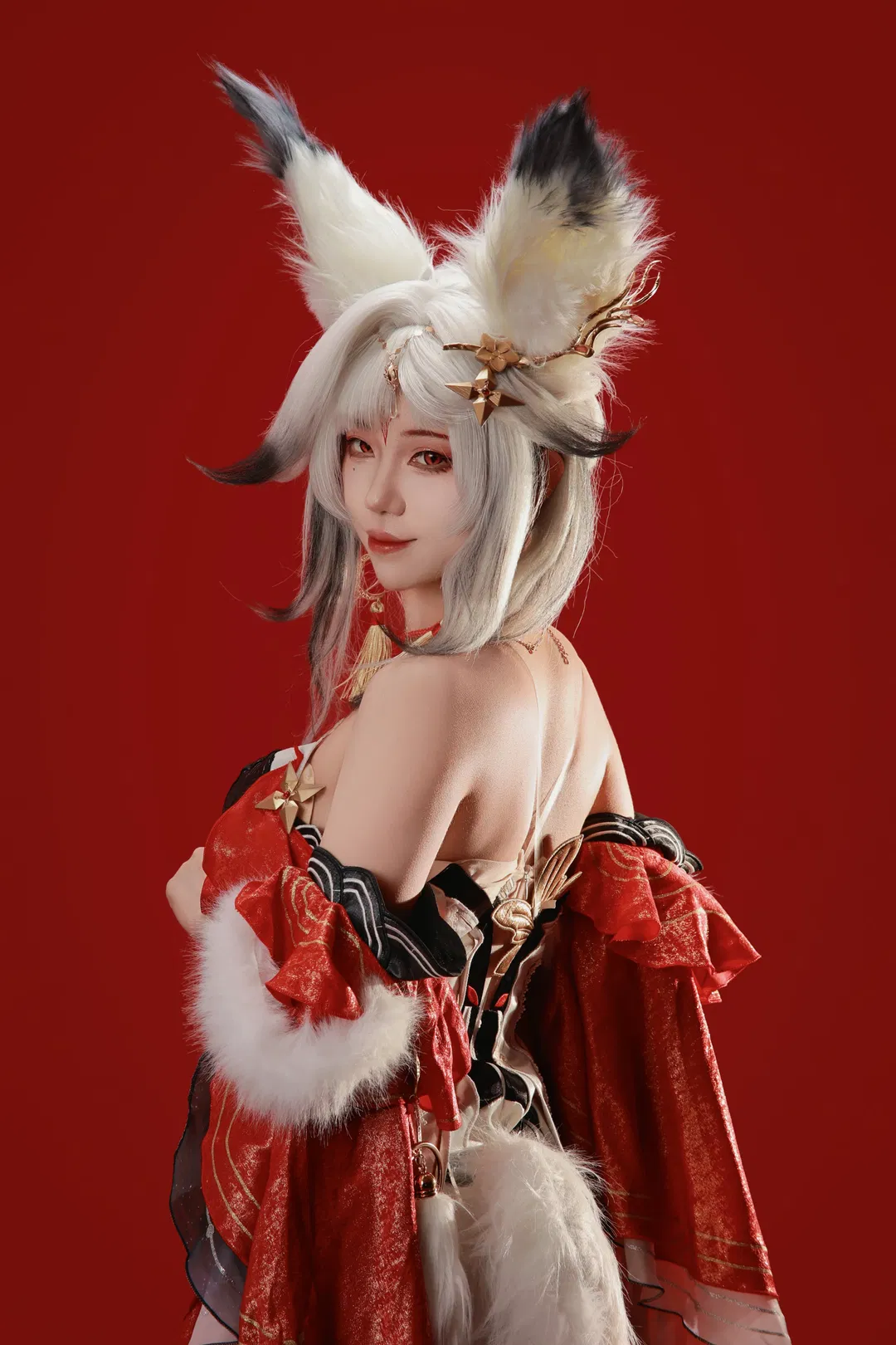 【心月狐cos】鸣潮心月狐的银发红瞳棚拍记录 - 第 2 张