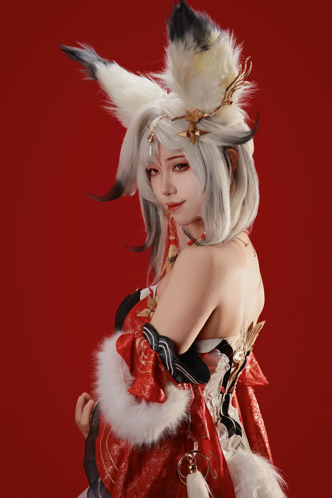 【心月狐cos】鸣潮心月狐的银发红瞳棚拍记录 - 第 3 张