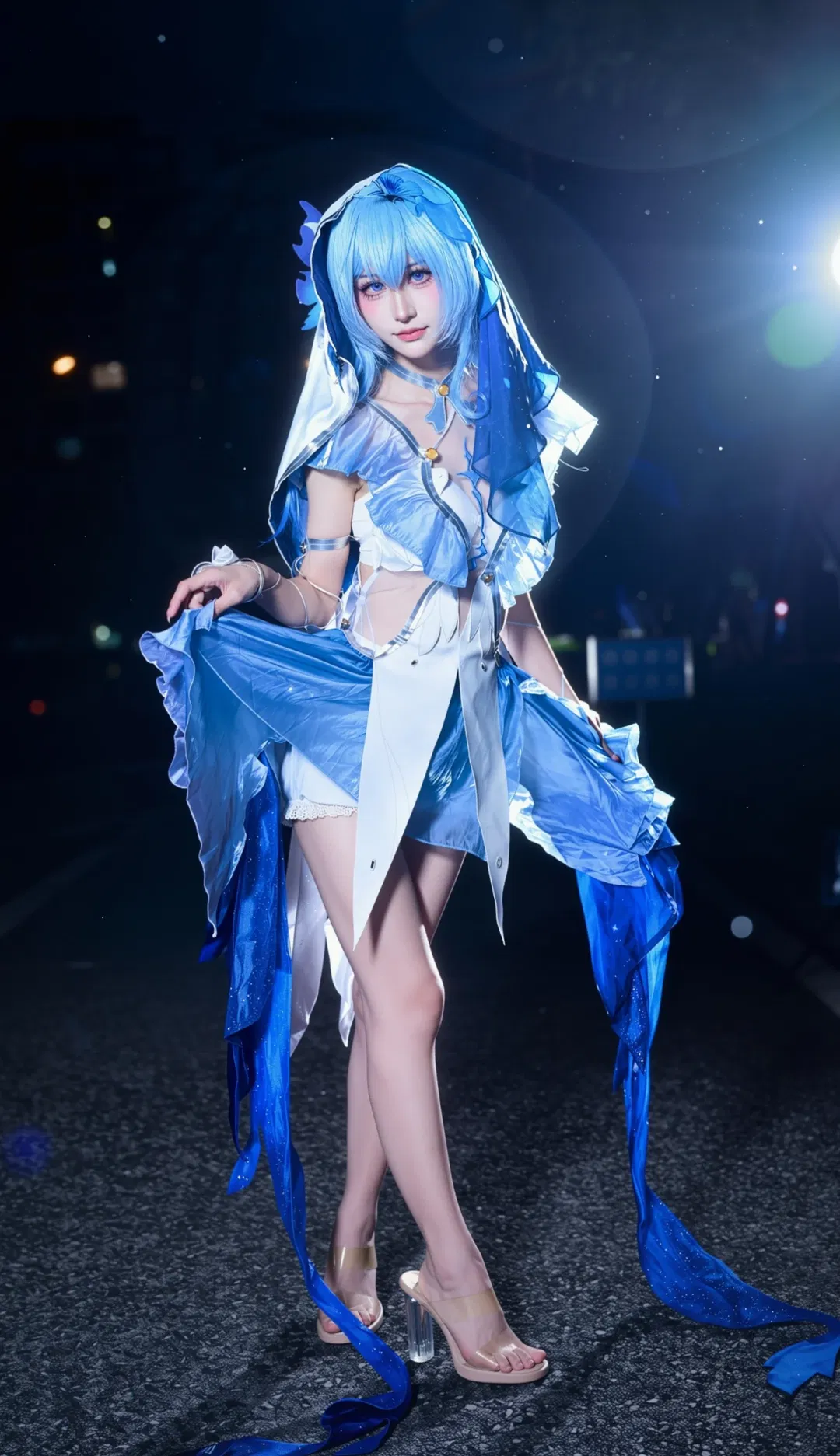 【守岸人cos】鸣潮夜色下的蓝白裙摆与飘带 - 第 1 张