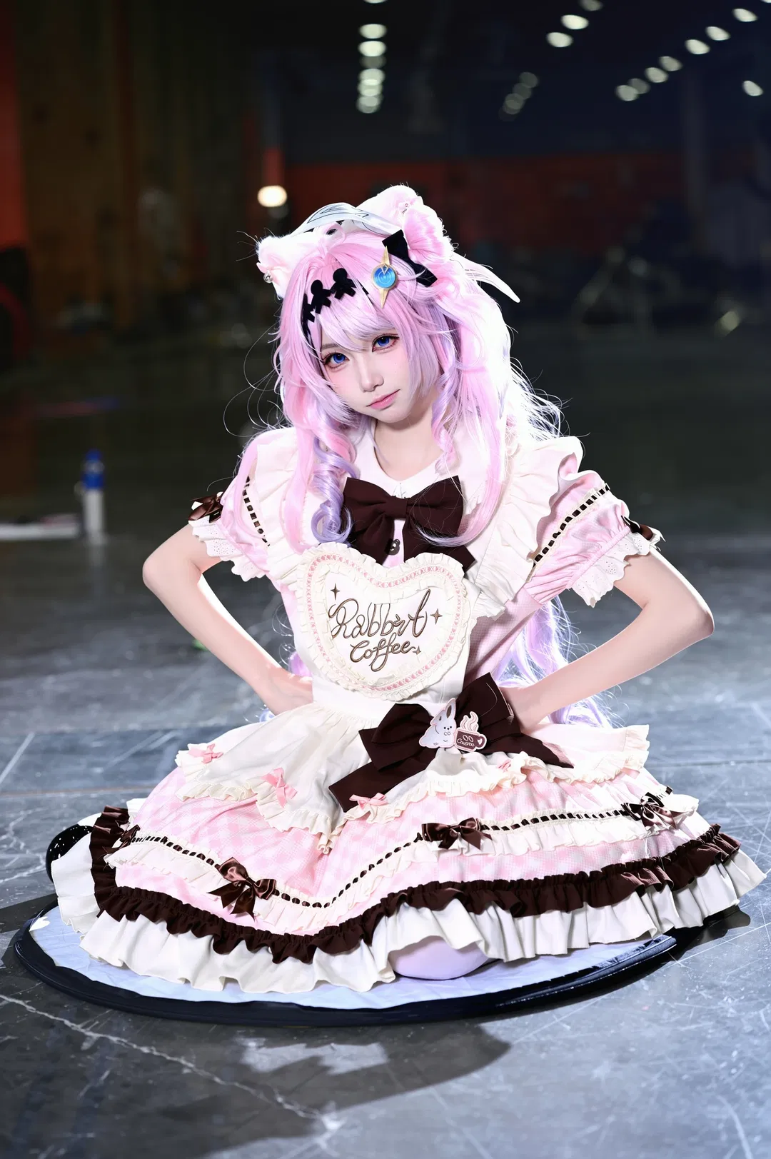 【達妮婭cos】鳴潮達妮婭私設，兔兔咖啡主題的漫展返圖 - 第 1 張