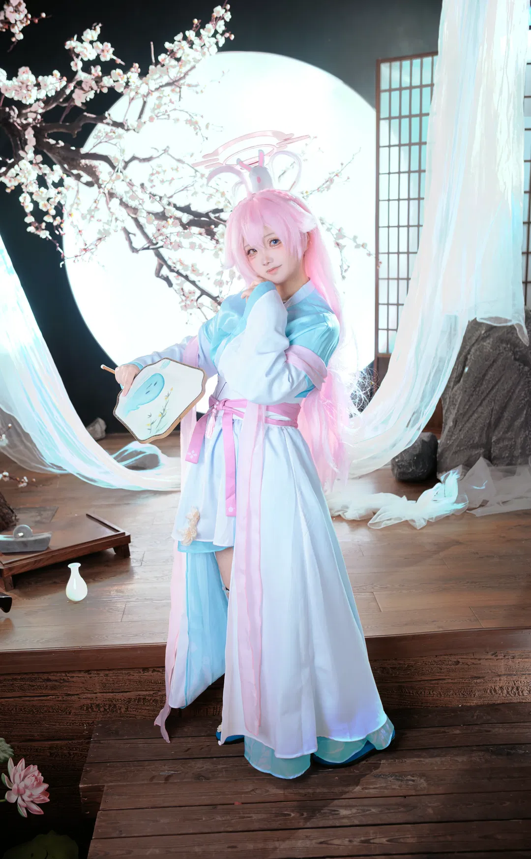 【小鸟游星野cos】中秋主题的粉色双马尾与浅蓝古风，搭配白丝太绝了 - 第 2 张