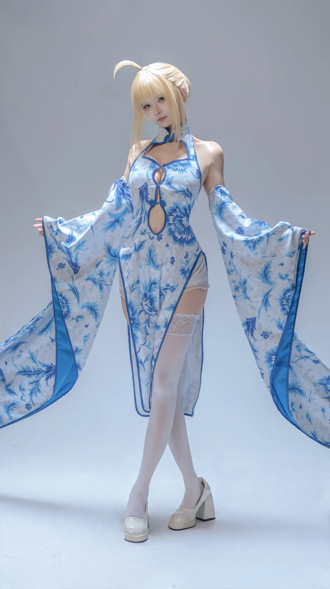 青花瓷Saber cos，蓝白国风的视觉碰撞 - 第 2 张