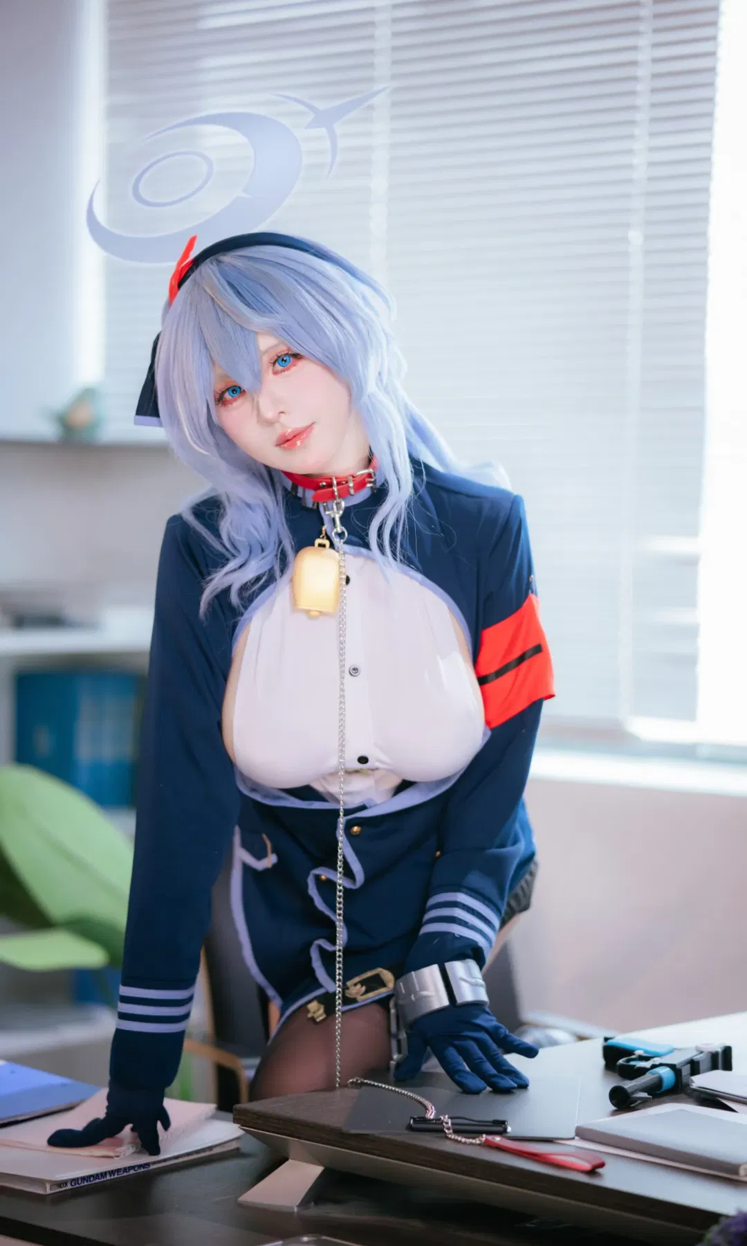 【天雨亞子cos】蔚藍檔案風紀委員的辦公室日常 - 第 4 張