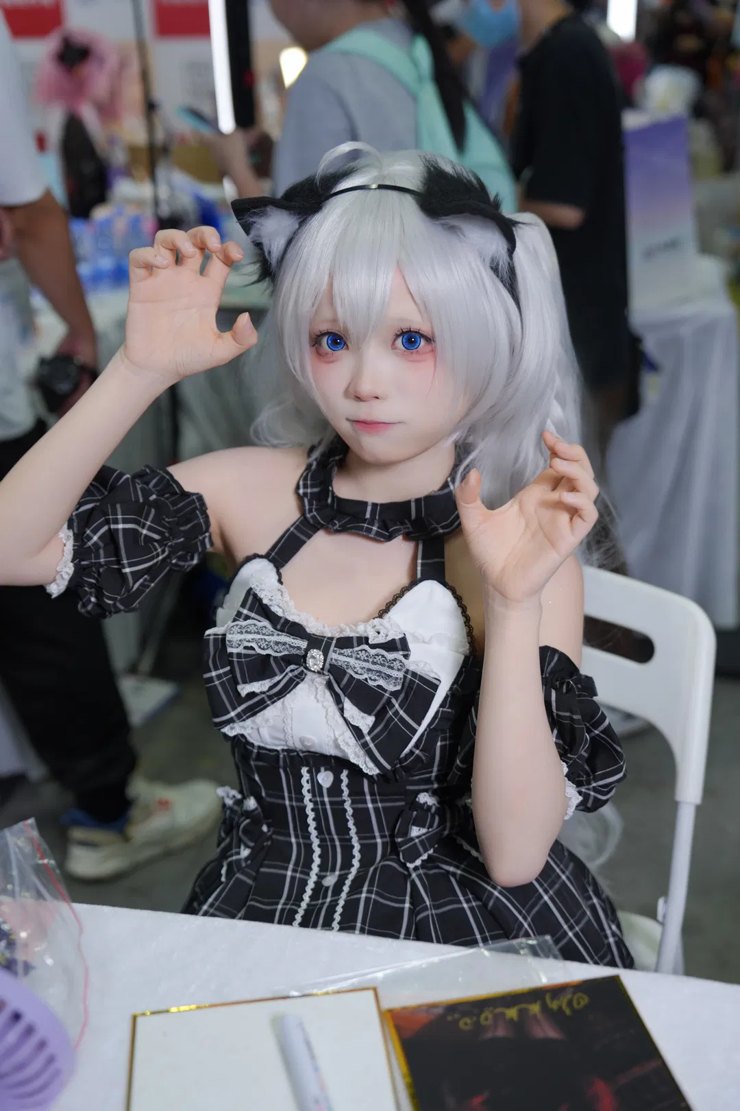 開源姬cos，漫展上的黑白格蕾絲貓耳裝扮 - 第 6 張