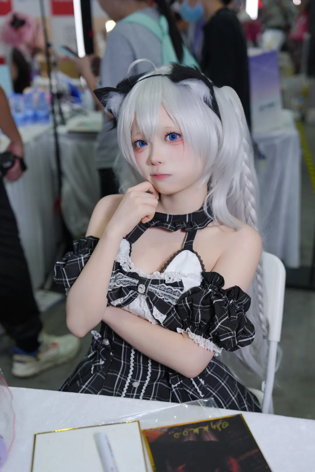 開源姬cos，漫展上的黑白格蕾絲貓耳裝扮 - 第 7 張