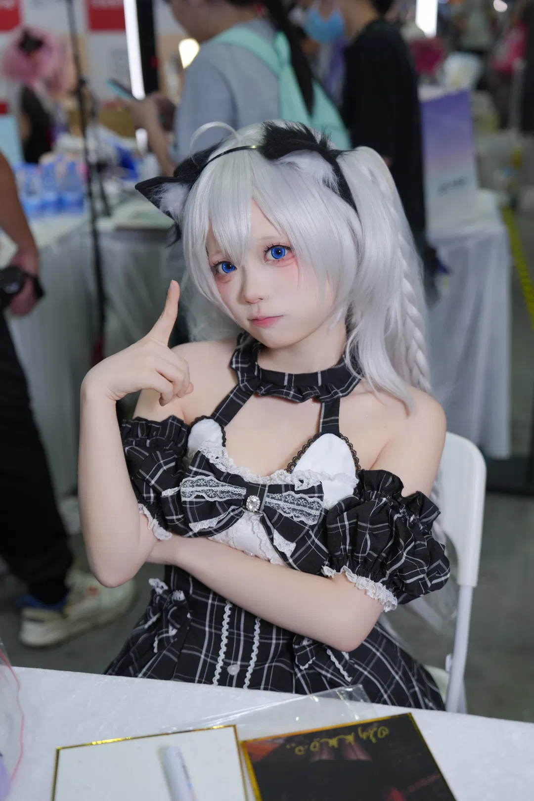 開源姬cos，漫展上的黑白格蕾絲貓耳裝扮 - 第 8 張