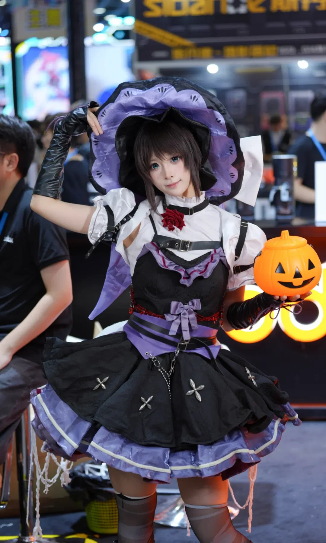 【艾玛伍兹cos】第五人格万圣节限定，提着南瓜灯赴约 - 第 4 张