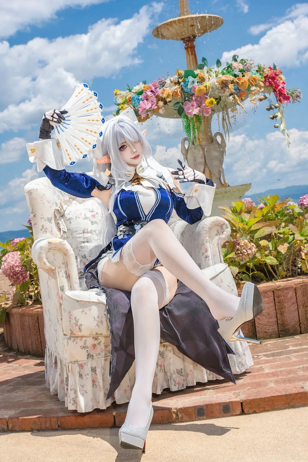 【维琳娜cos】绝区零外景，花园喷泉旁的银发精灵 - 第 1 张