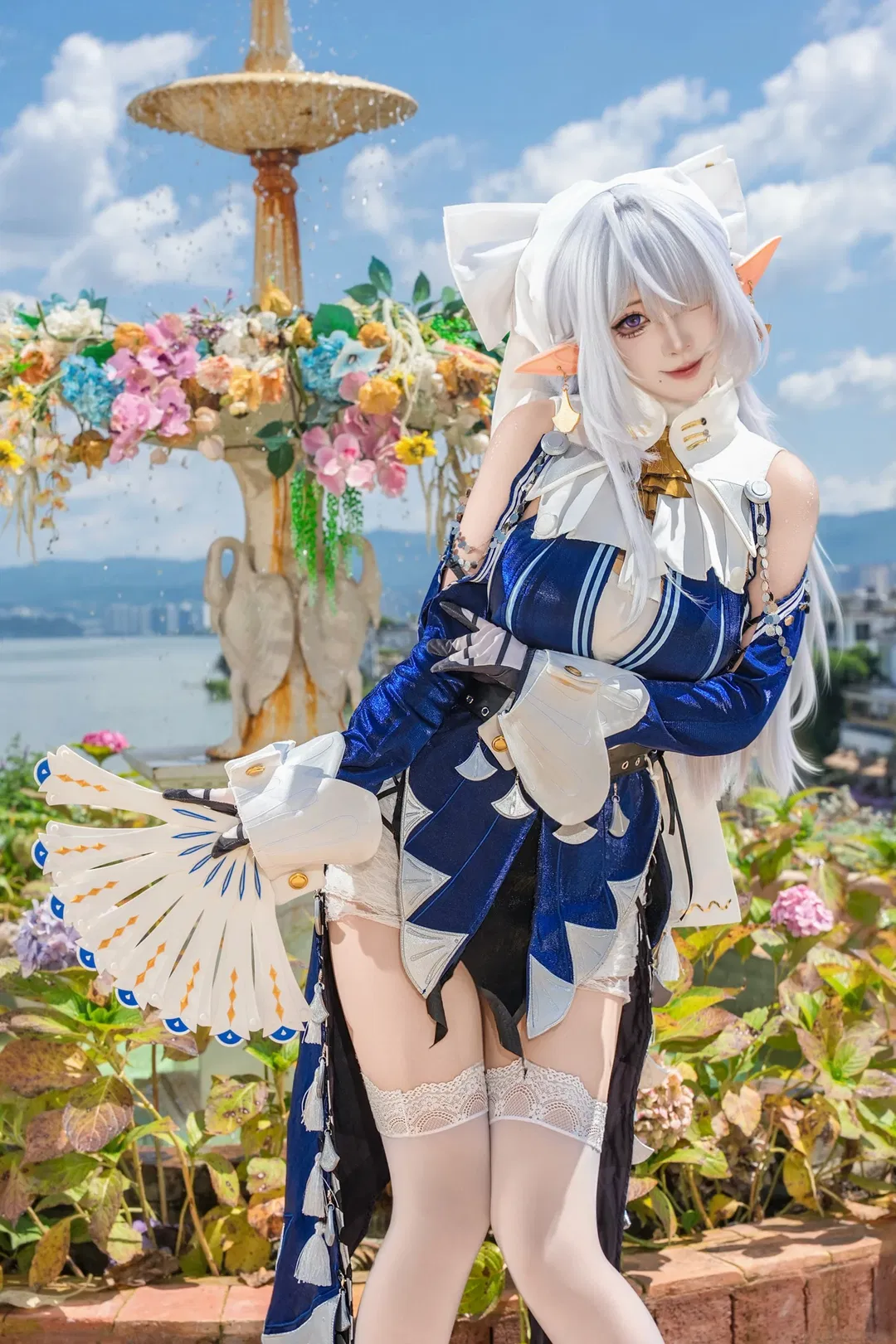 【维琳娜cos】绝区零外景，花园喷泉旁的银发精灵 - 第 2 张